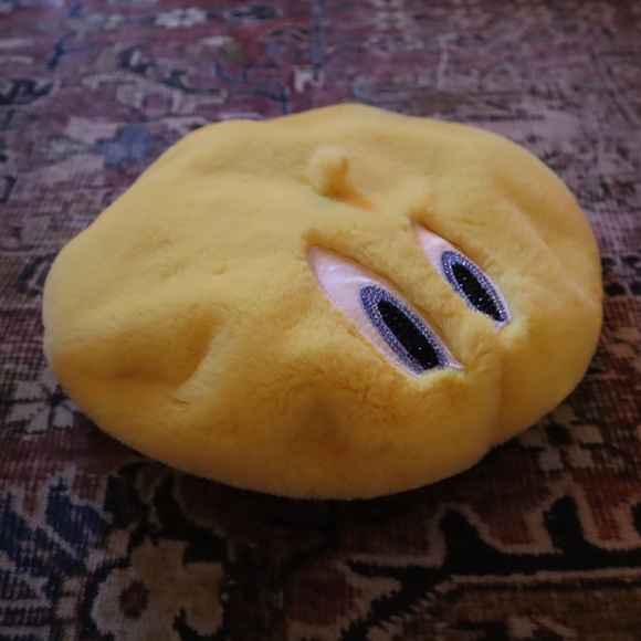 GCDS Tweety Bird Faux Fur Beret main image 4